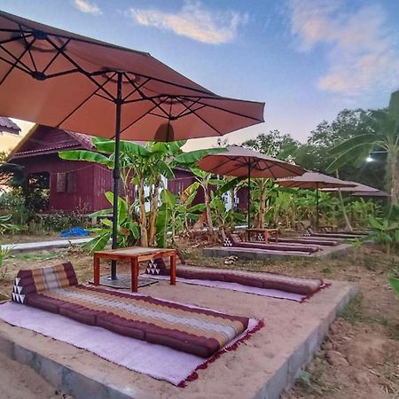 Chanhthida Guesthouse And The River Front Restaurant Ban Khon ภายนอก รูปภาพ