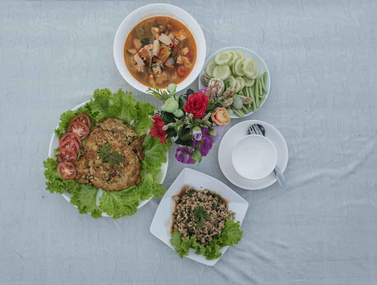 Chanhthida Guesthouse And The River Front Restaurant Ban Khon ภายนอก รูปภาพ