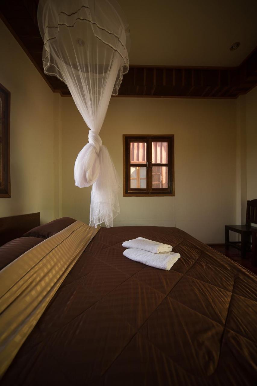 Chanhthida Guesthouse And The River Front Restaurant Ban Khon ภายนอก รูปภาพ
