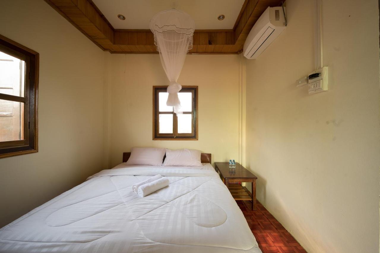 Chanhthida Guesthouse And The River Front Restaurant Ban Khon ภายนอก รูปภาพ